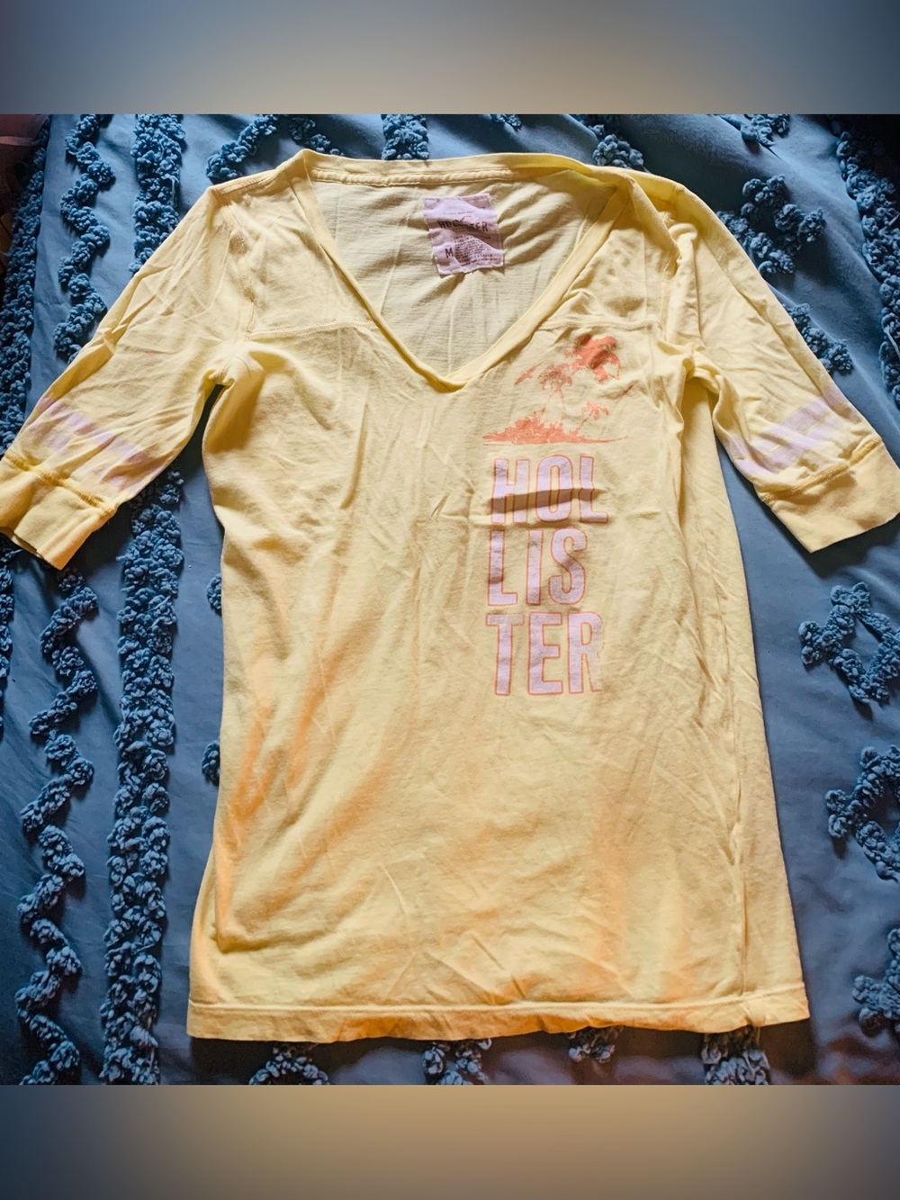 Hollister Y2K Yellow V-Neck Logo Short Sleeve Tee with Orange and White Accents